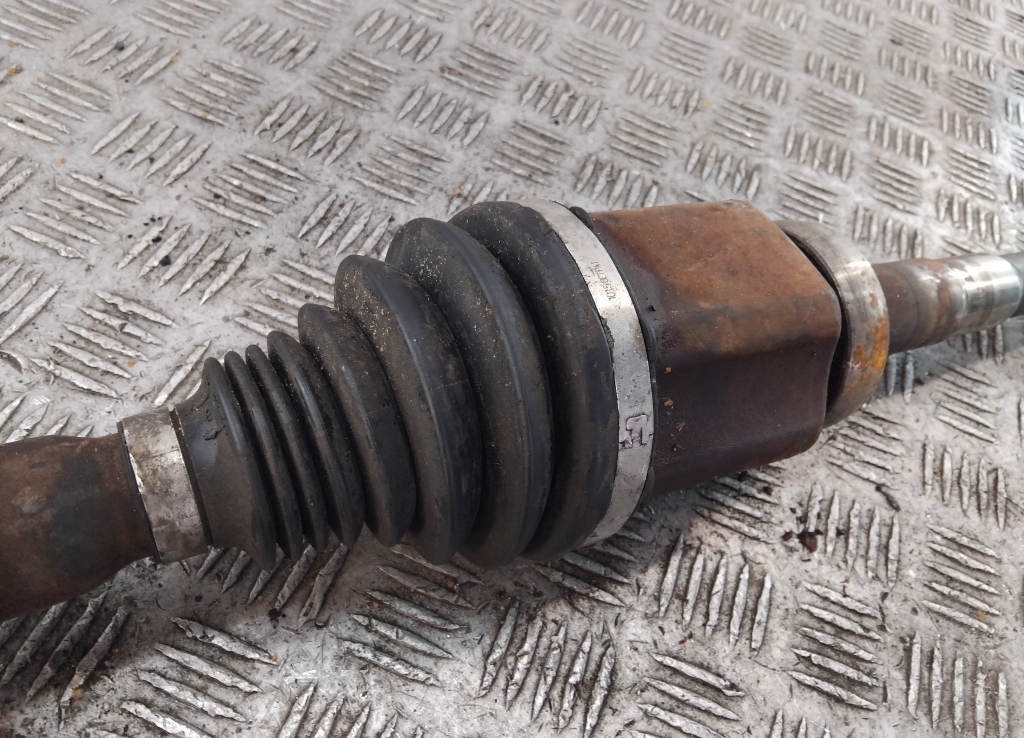 Полуось передняя правая