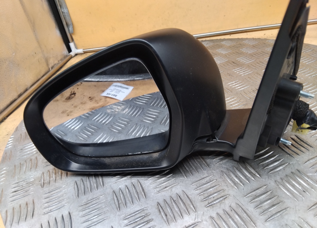 Зеркало левое электрическое