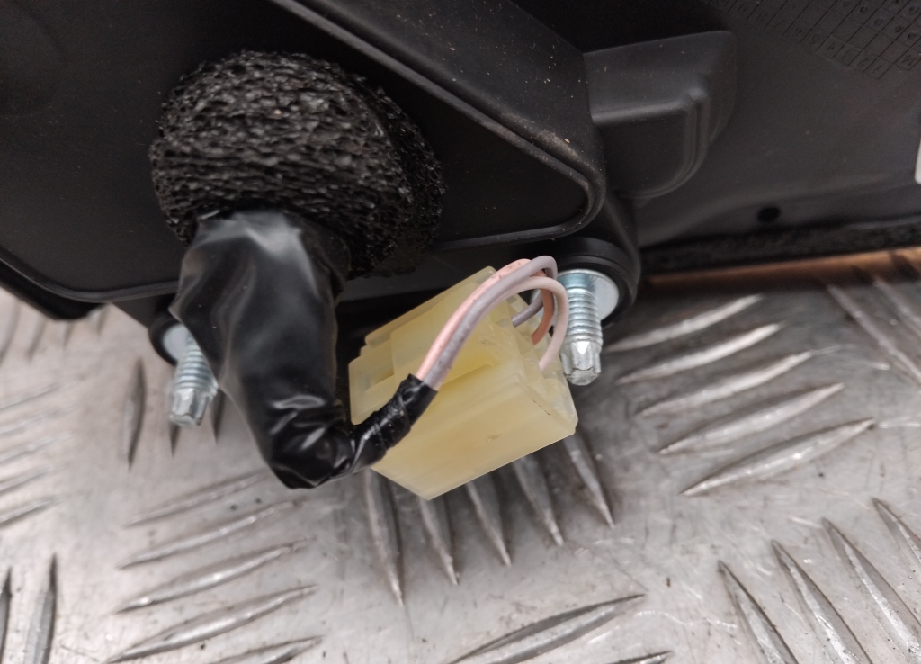 Зеркало левое электрическое