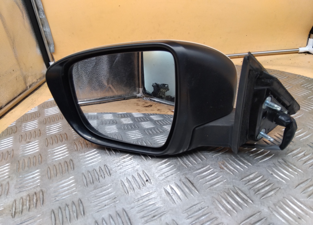 Зеркало левое электрическое