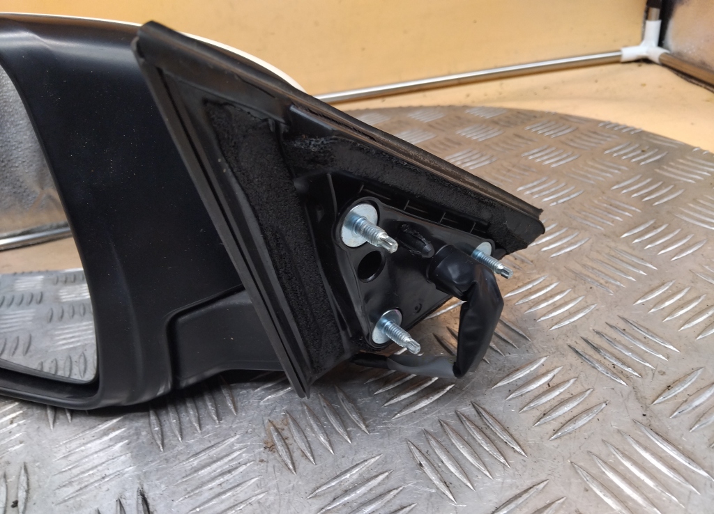 Зеркало левое электрическое