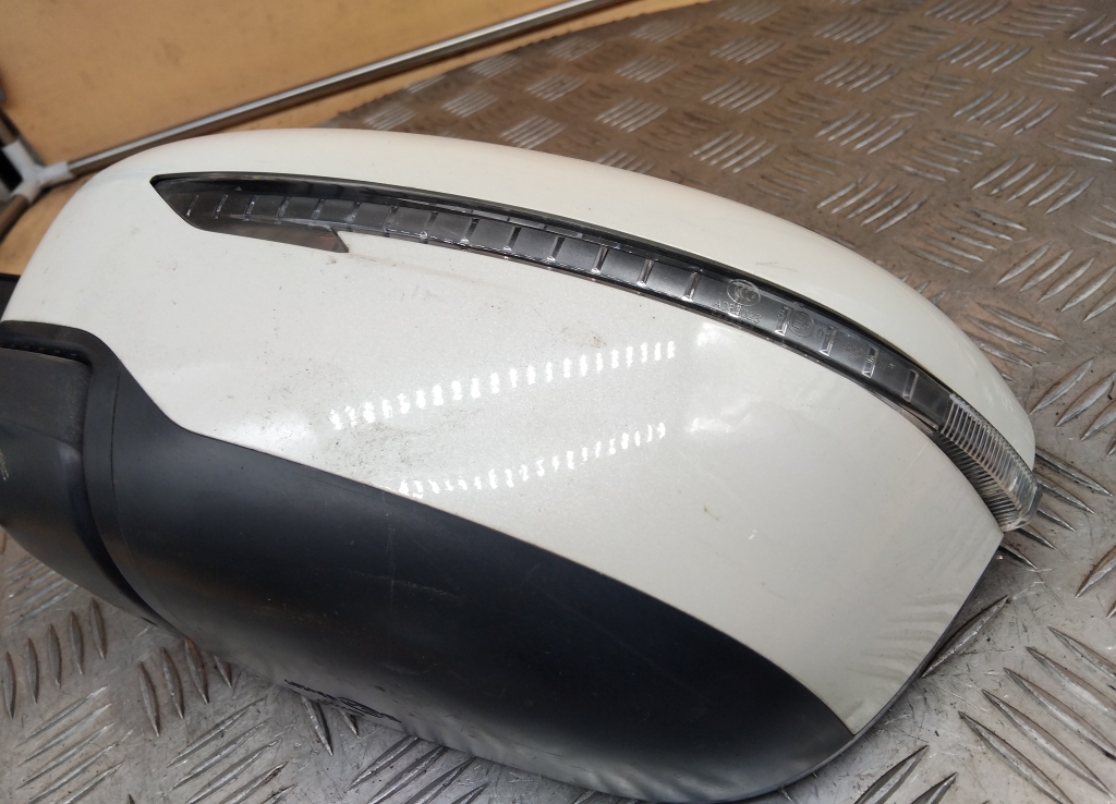 Зеркало левое электрическое