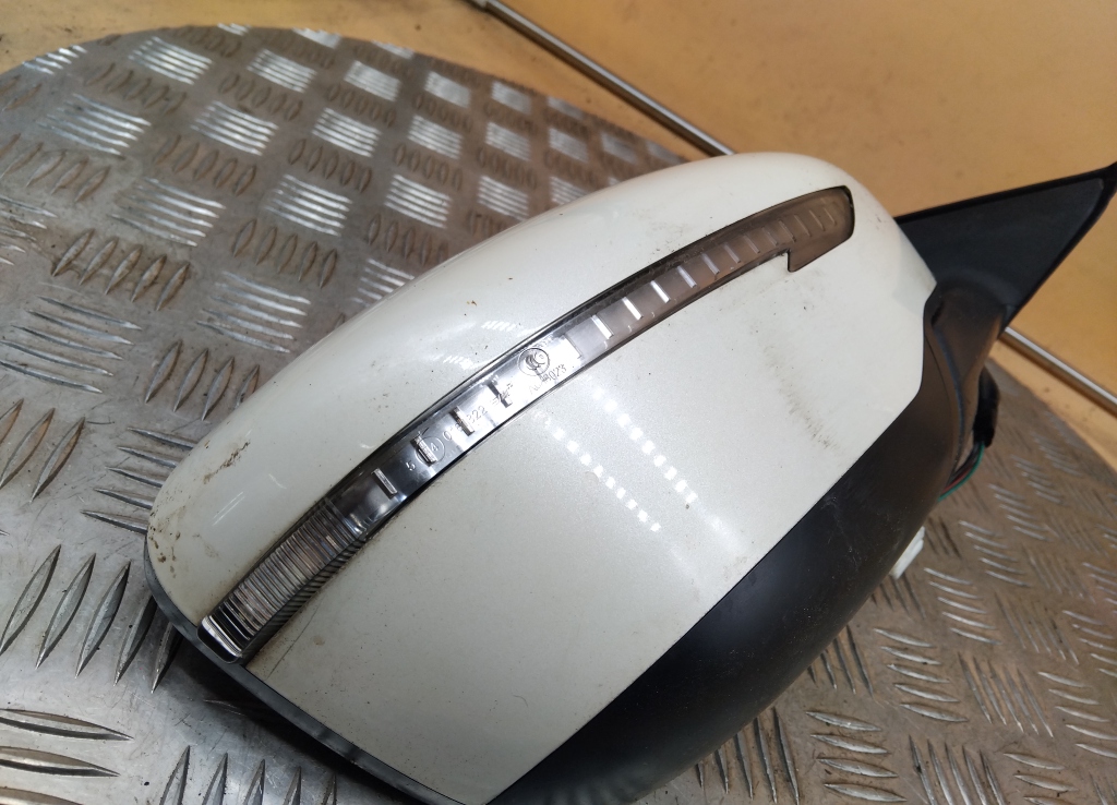 Зеркало правое электрическое