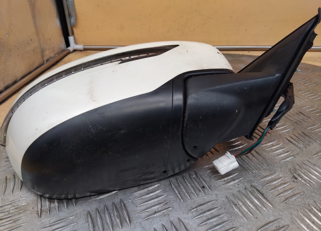 Зеркало правое электрическое