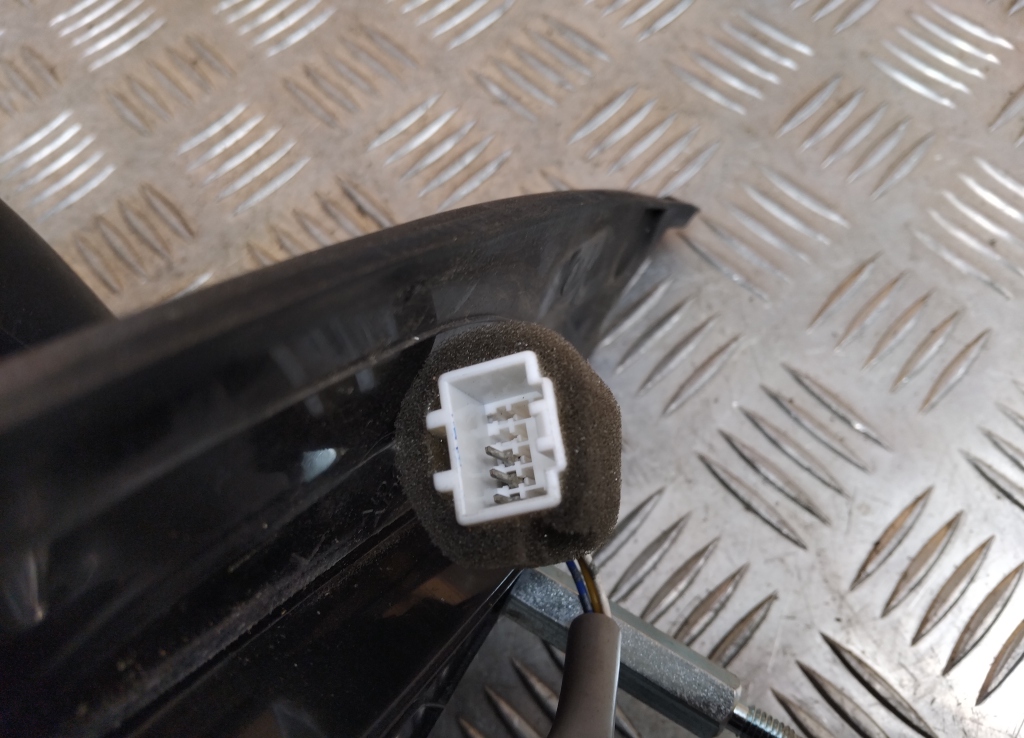 Зеркало левое электрическое