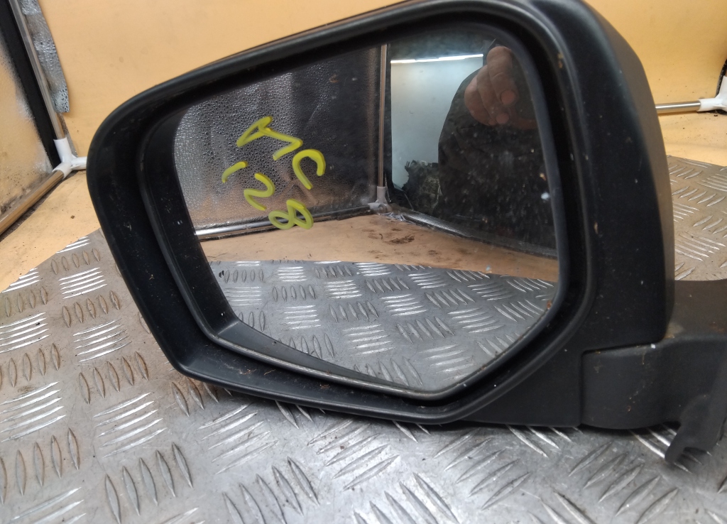 Зеркало левое электрическое