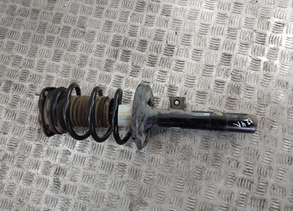 Пружина передняя