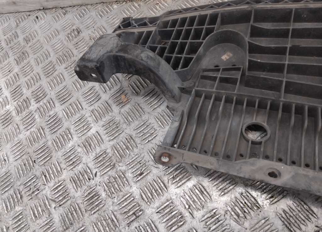 Защита антигравийная