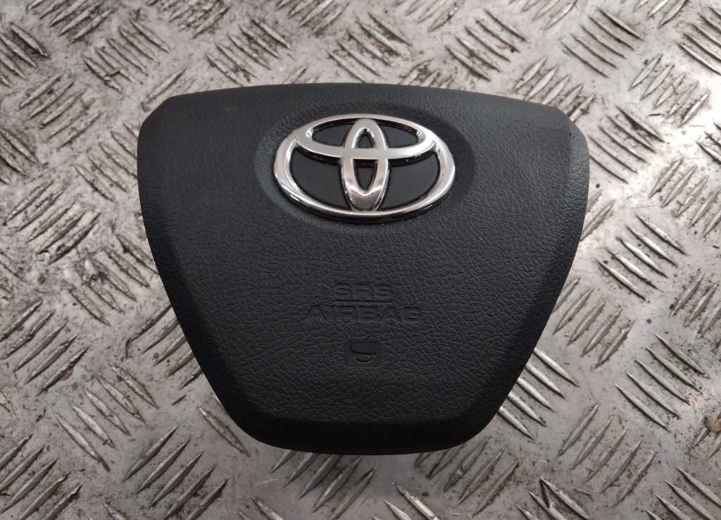 Подушка безопасности в рулевое колесо