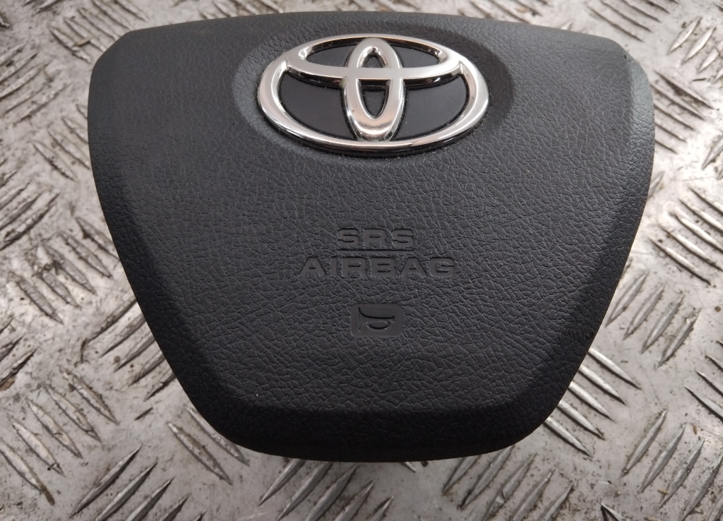 Подушка безопасности в рулевое колесо