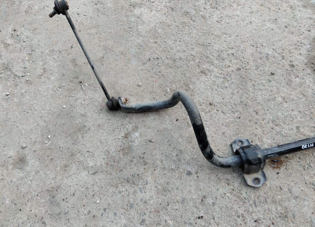 Стабилизатор передний