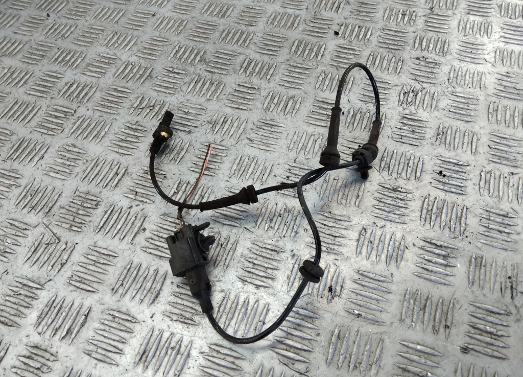 Датчик ABS задний правый