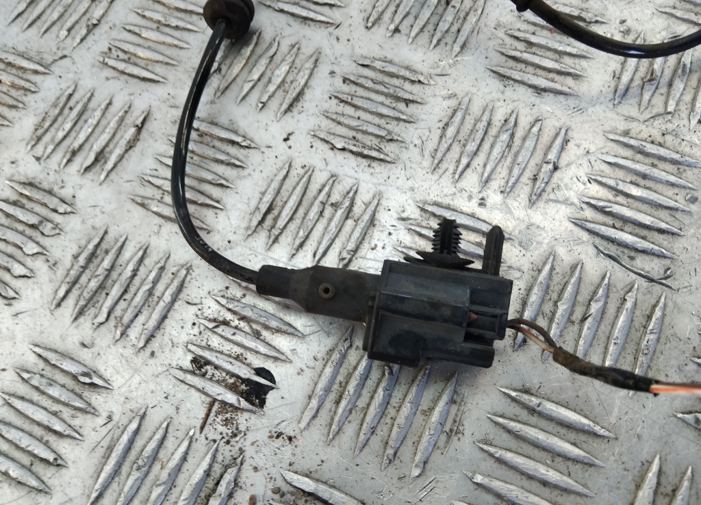 Датчик ABS задний правый