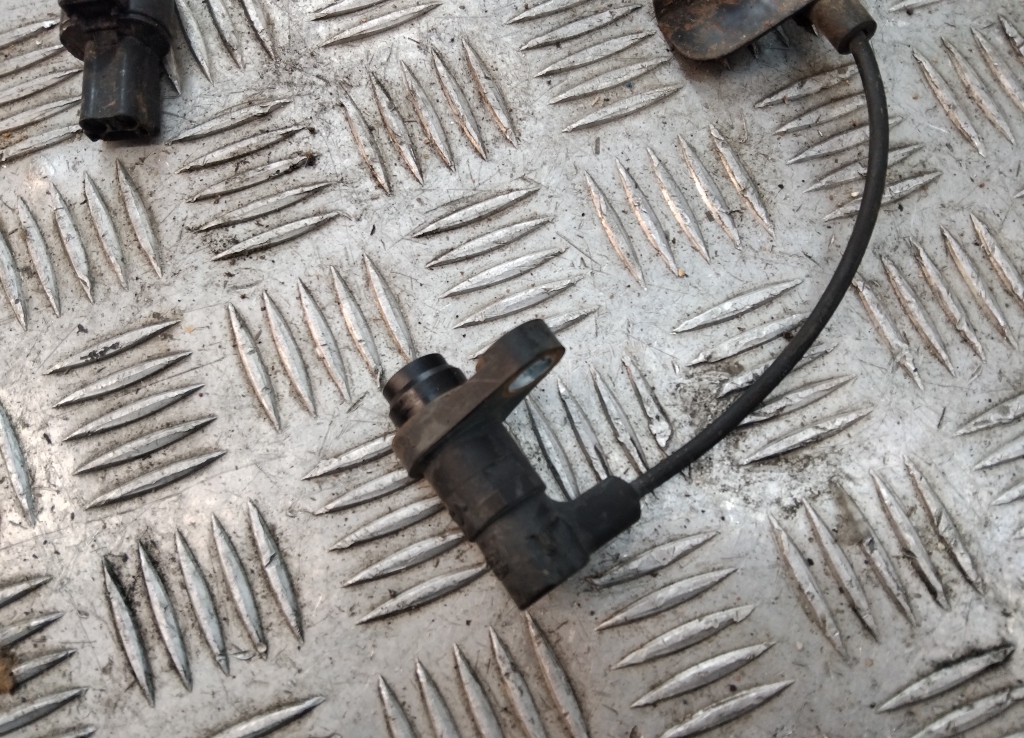 Датчик ABS задний левый