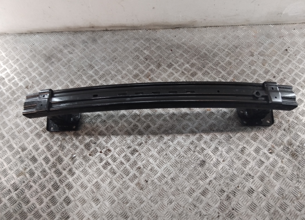 Усилитель заднего бампера