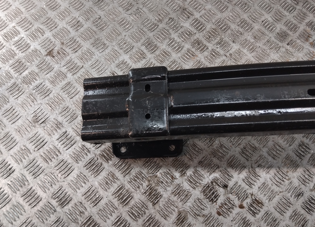 Усилитель заднего бампера