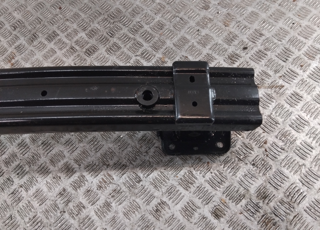 Усилитель заднего бампера