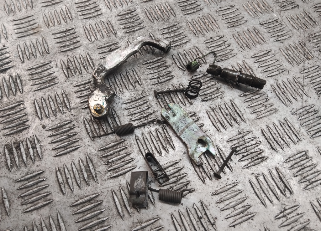 К-кт регулировки задних колодок (левый)