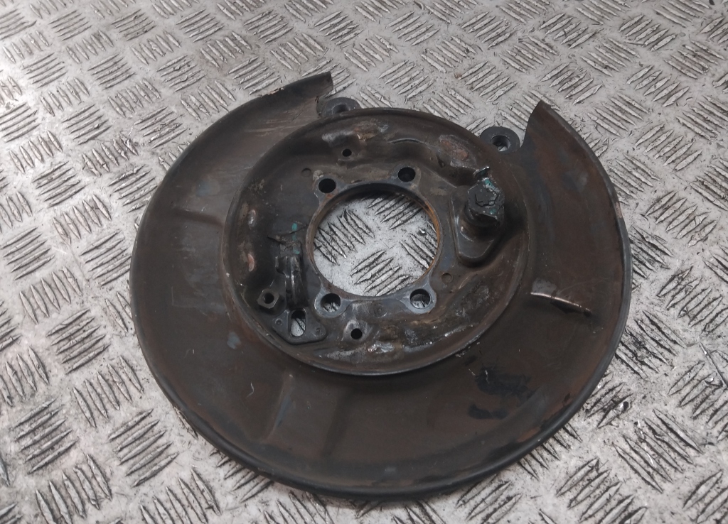 Щит опорный задний правый