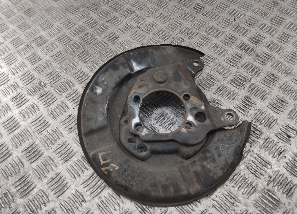 Щит опорный задний правый