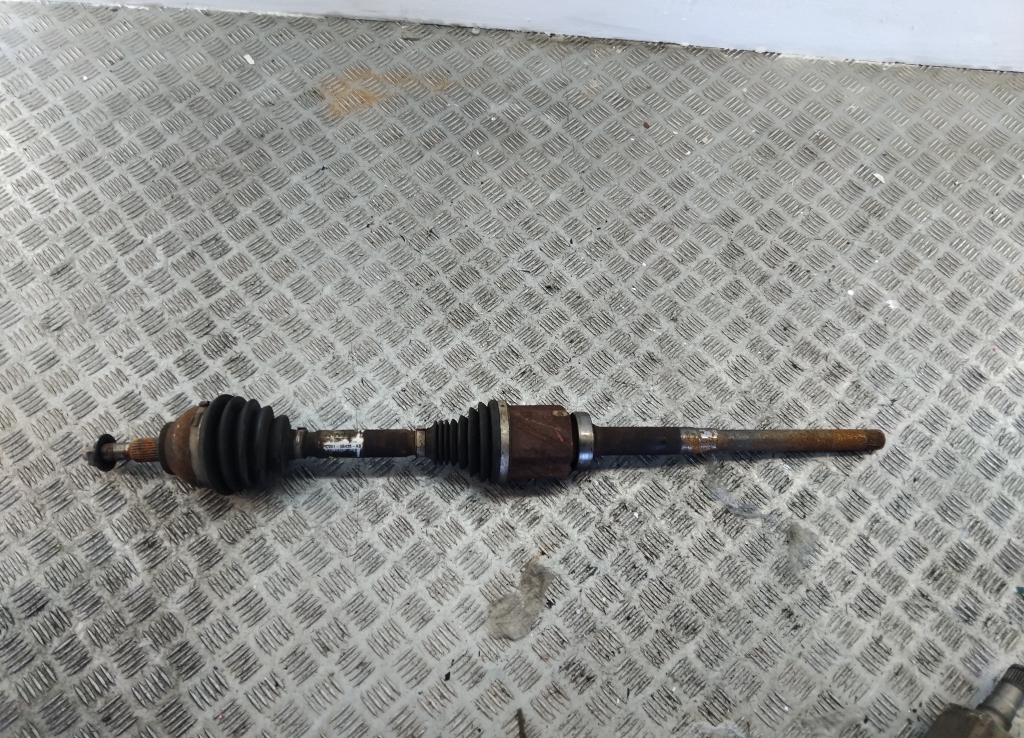 Полуось передняя правая