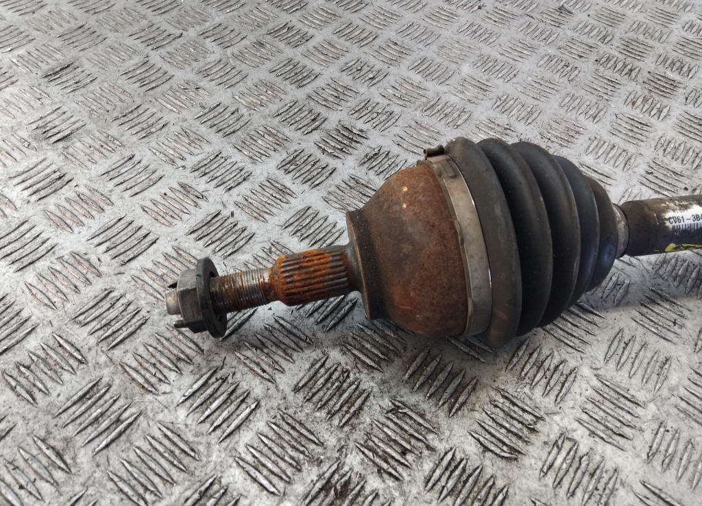 Полуось передняя правая