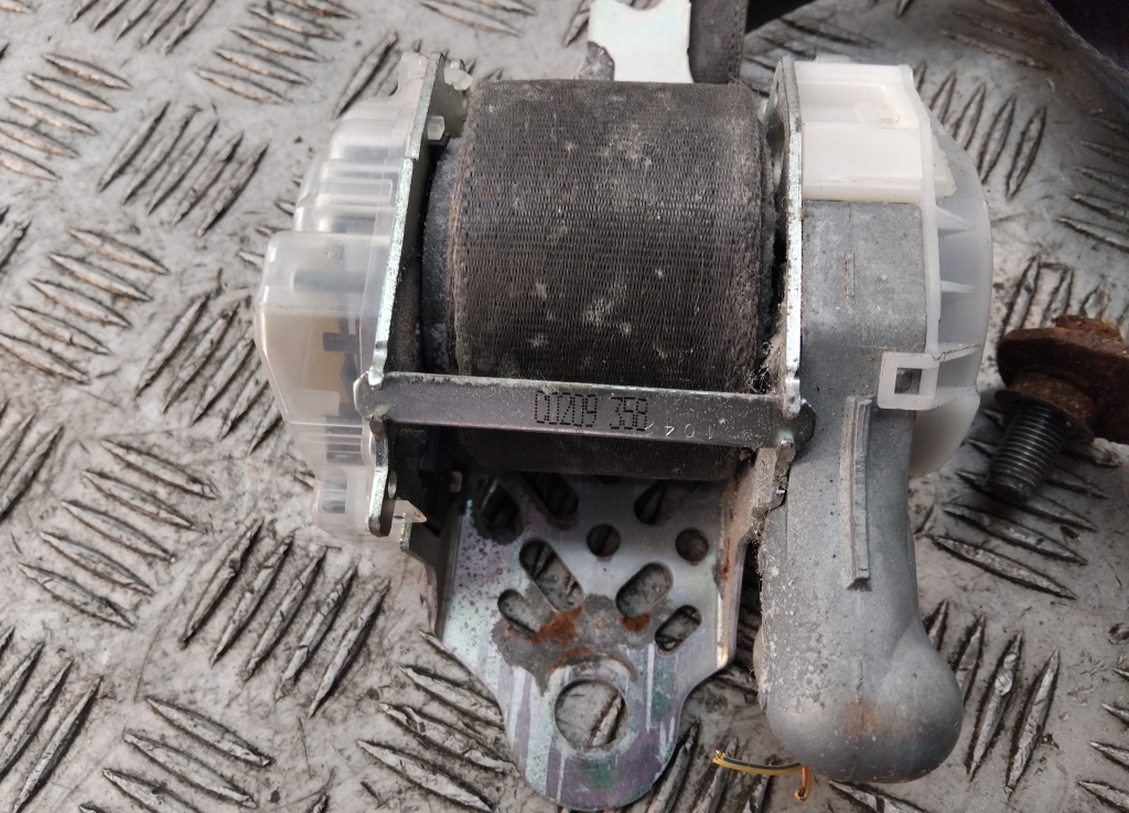 Ремень безопасности с пиропатроном