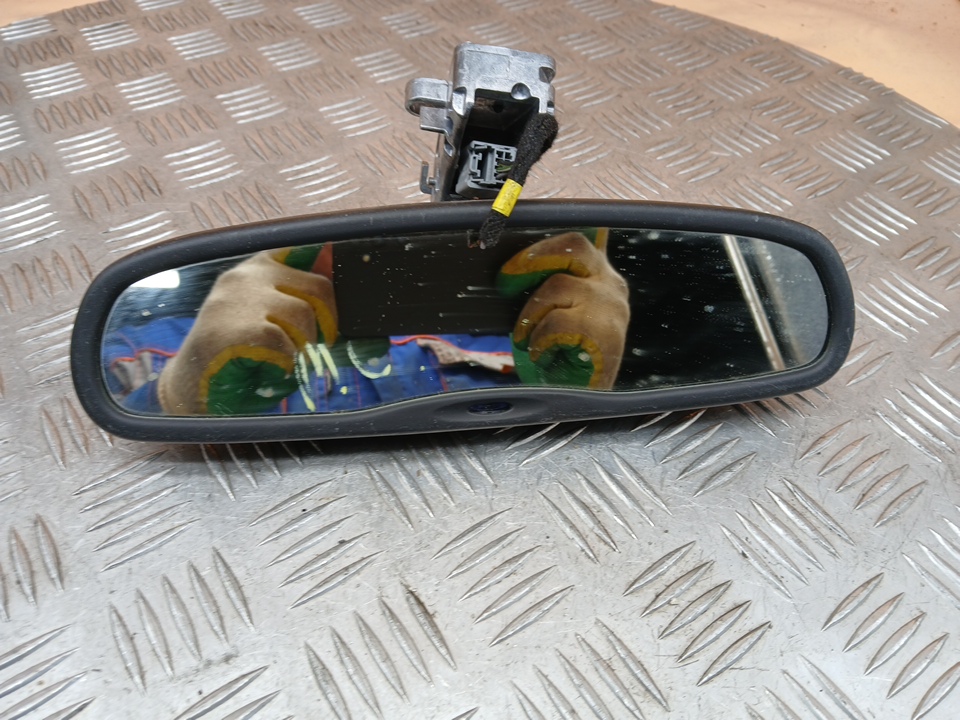 Зеркало заднего вида