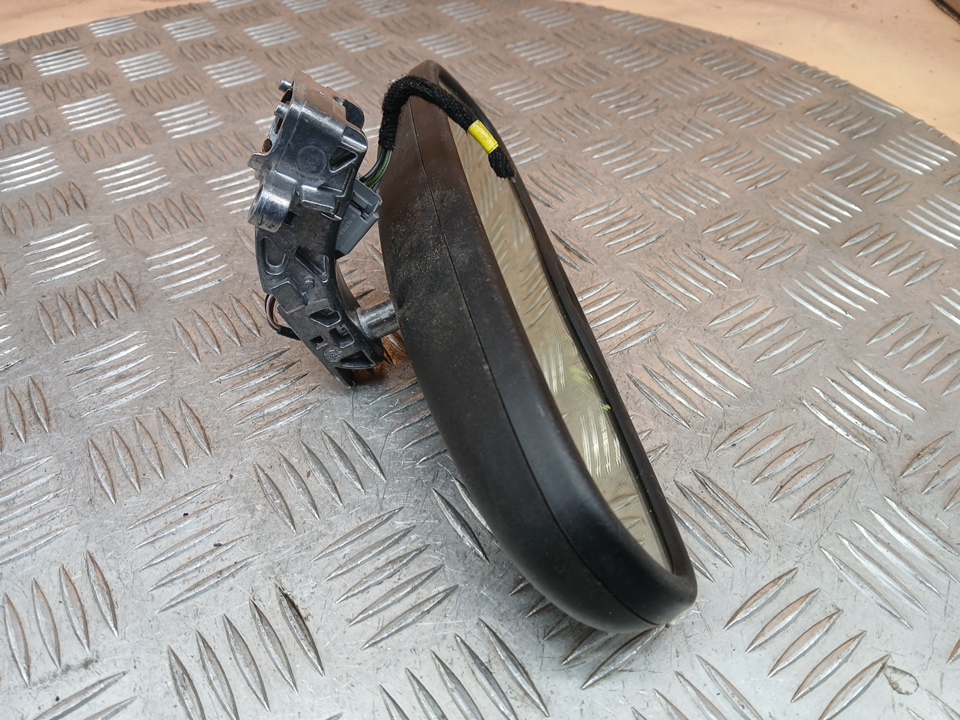 Зеркало заднего вида