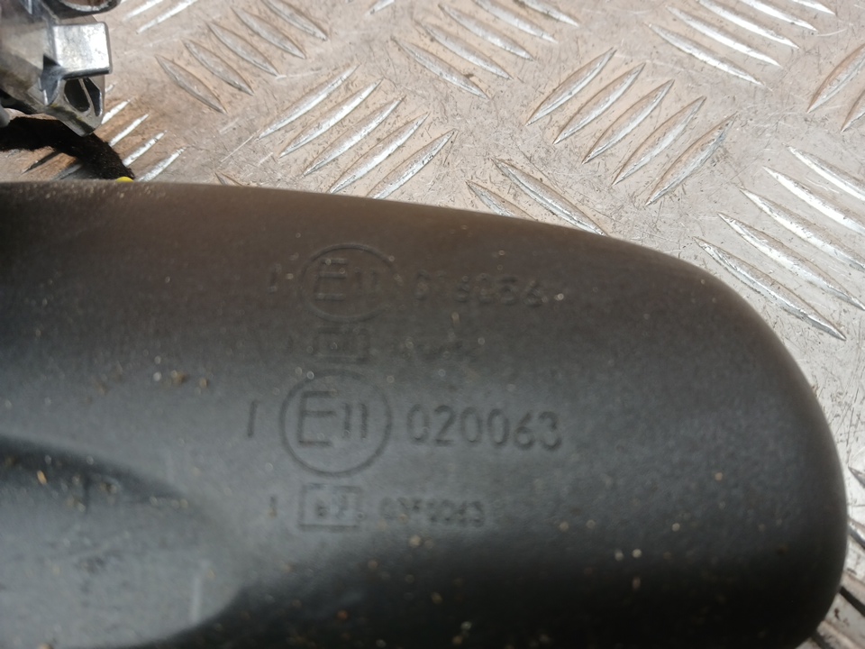 Зеркало заднего вида