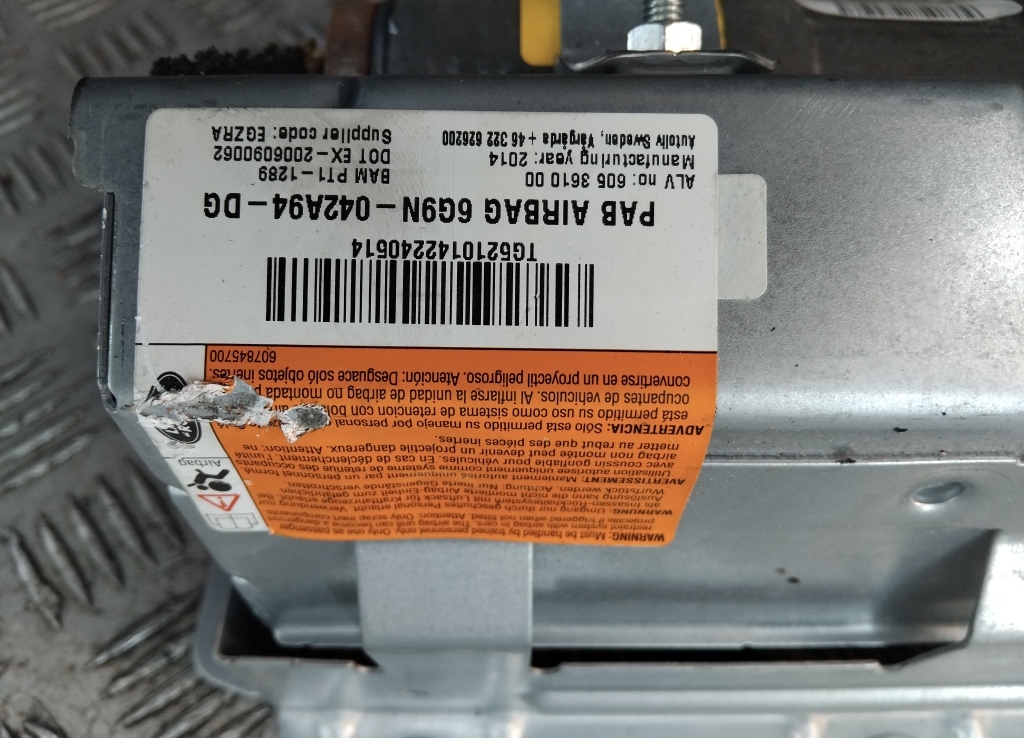 Подушка безопасности пассажирская (в торпедо)