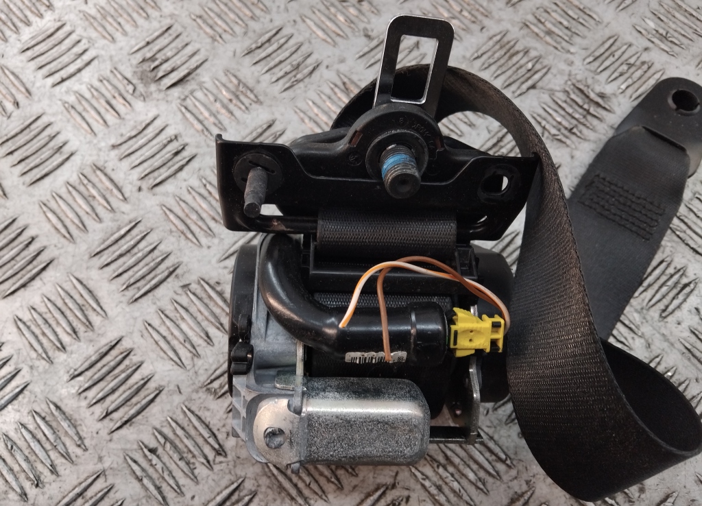 Ремень безопасности с пиропатроном