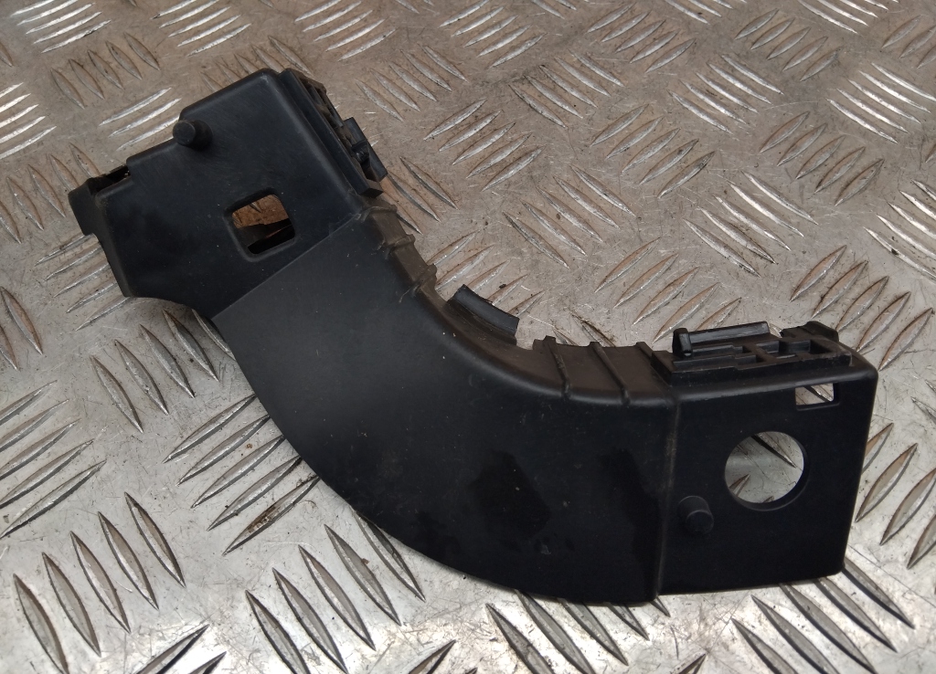 Кронштейн переднего бампера левый