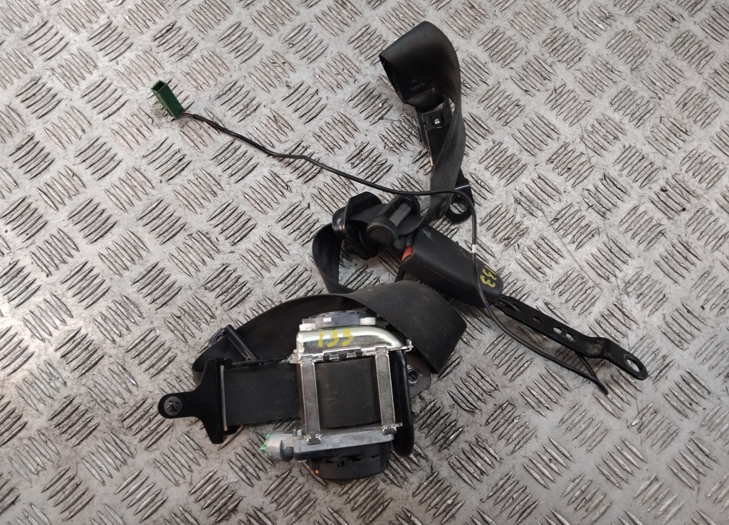 Ремень безопасности с пиропатроном