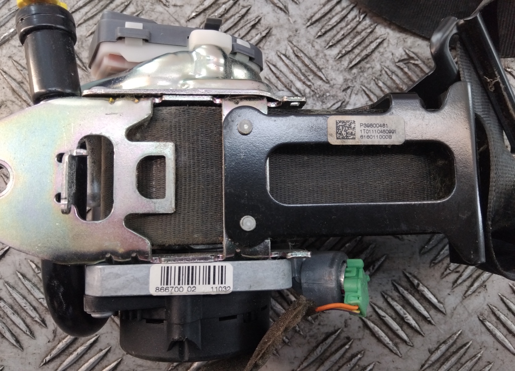 Ремень безопасности с пиропатроном