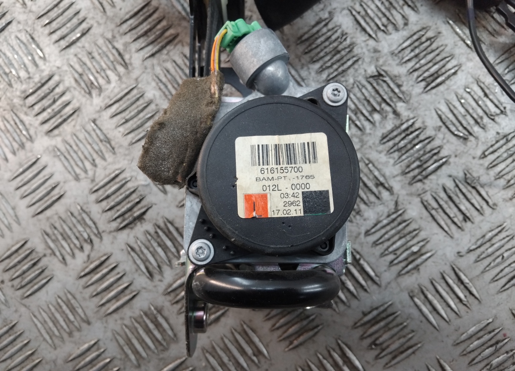 Ремень безопасности с пиропатроном