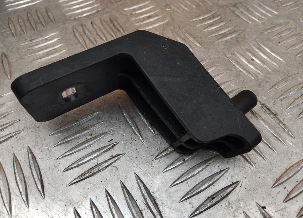 Кронштейн радиатора