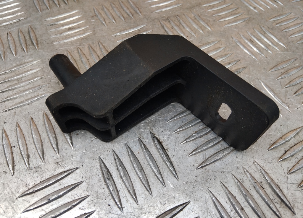 Кронштейн радиатора