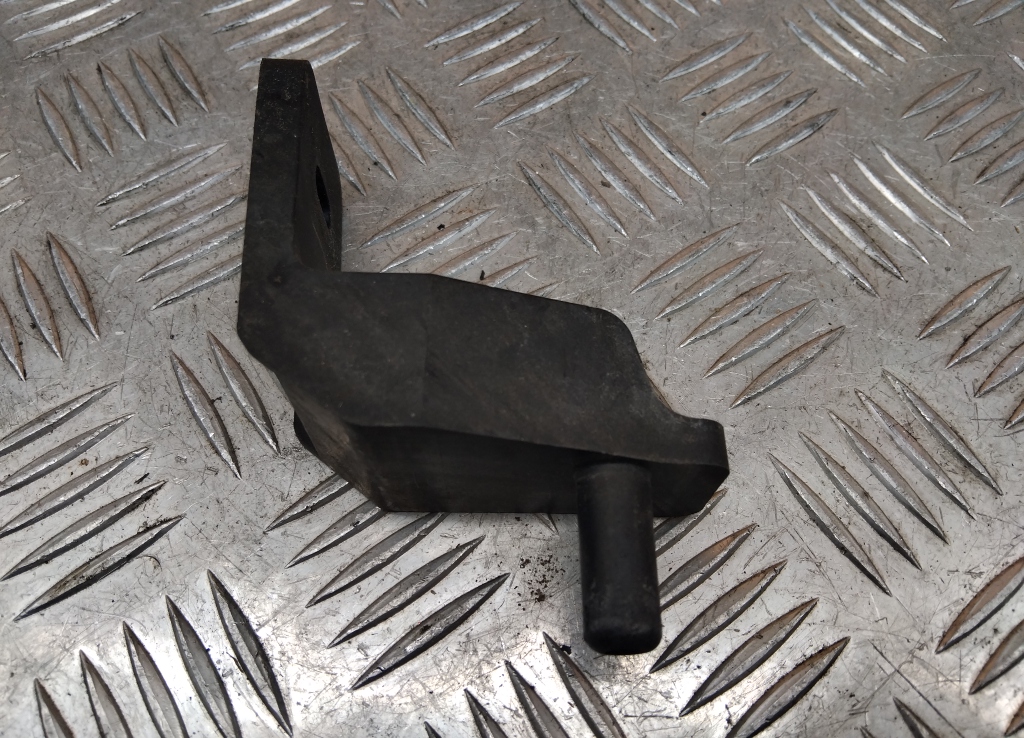 Кронштейн радиатора