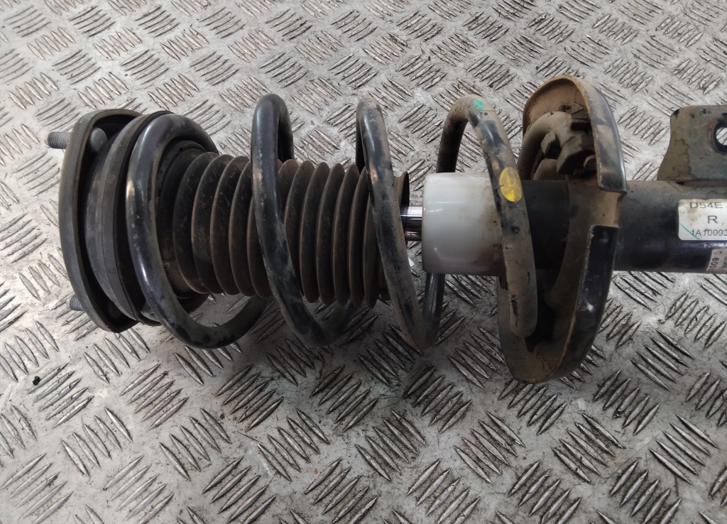 Пружина передняя