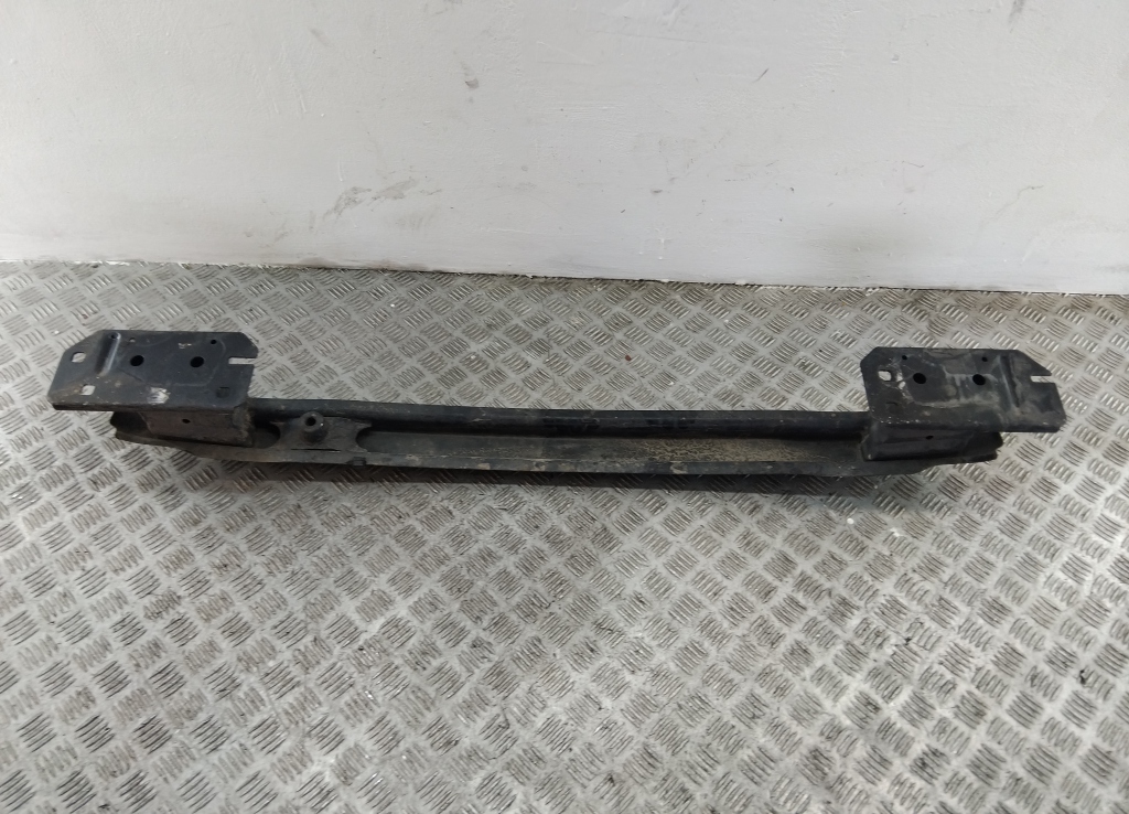 Усилитель заднего бампера