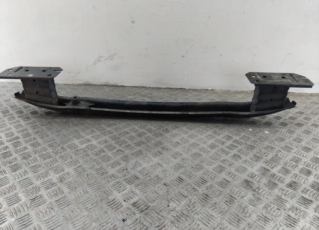 Усилитель заднего бампера