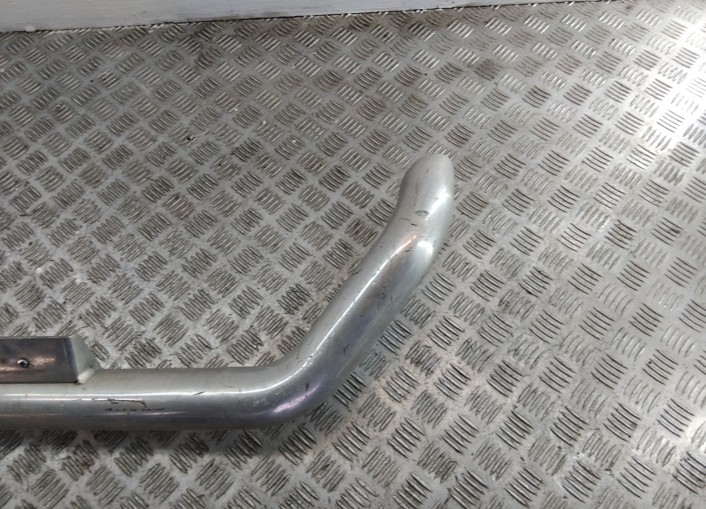 Усилитель переднего бампера