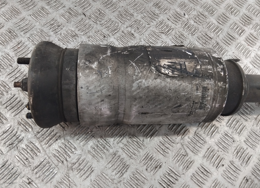 Амортизатор передний