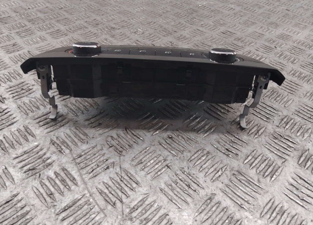 Блок управления климатической установкой