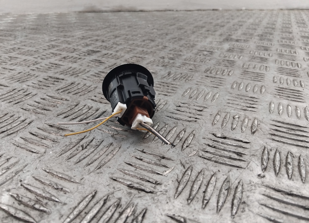 Кнопка запуска двигателя