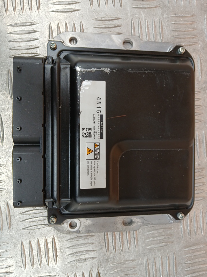 Блок управления двигателем