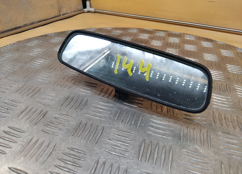 Зеркало заднего вида