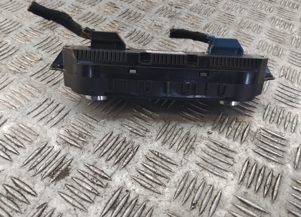 Блок управления климатической установкой