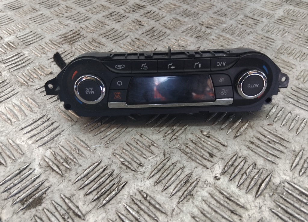 Блок управления климатической установкой